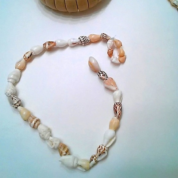 Hawaiian Set Shell & Wood Jewelry BEAUTIFUL & FUN Set - Picture 4 of 4